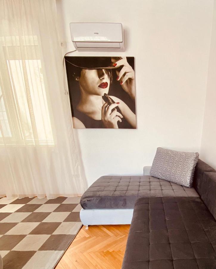 Elite Apartment *